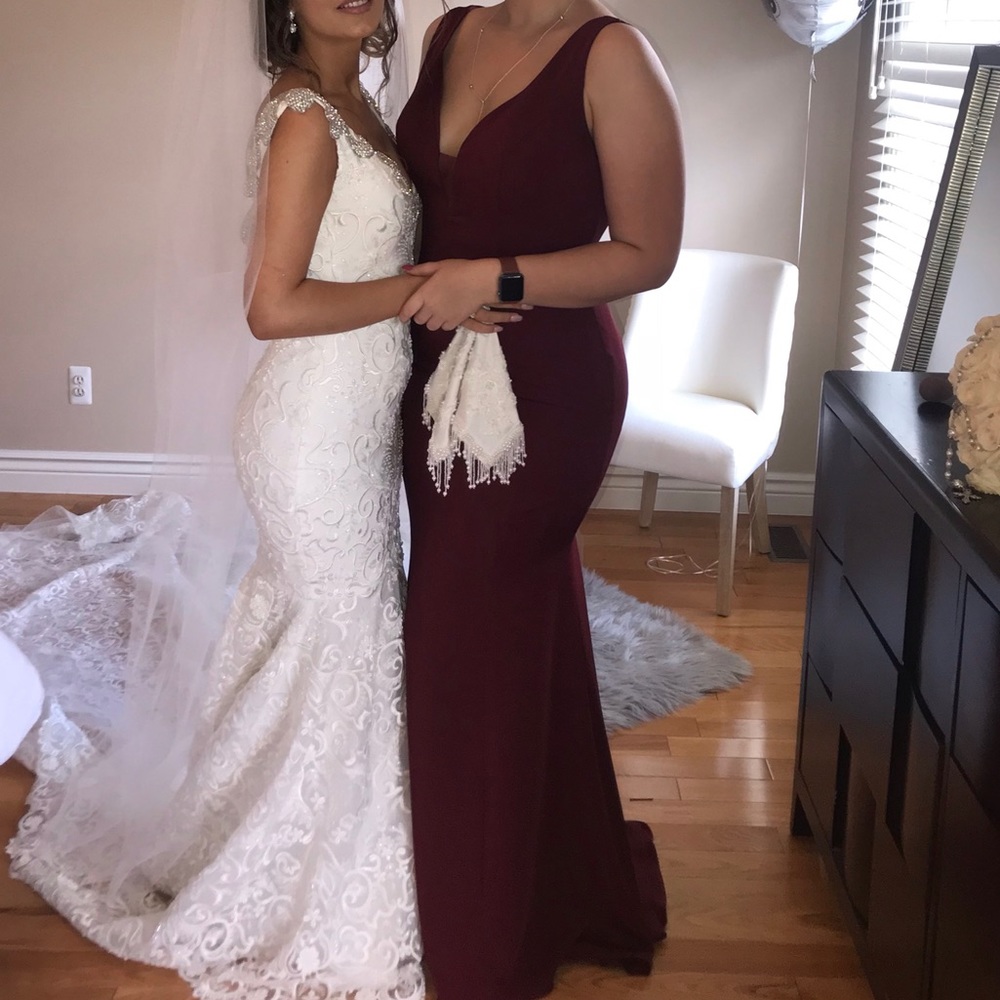 Burgundy V-neck maxi dress